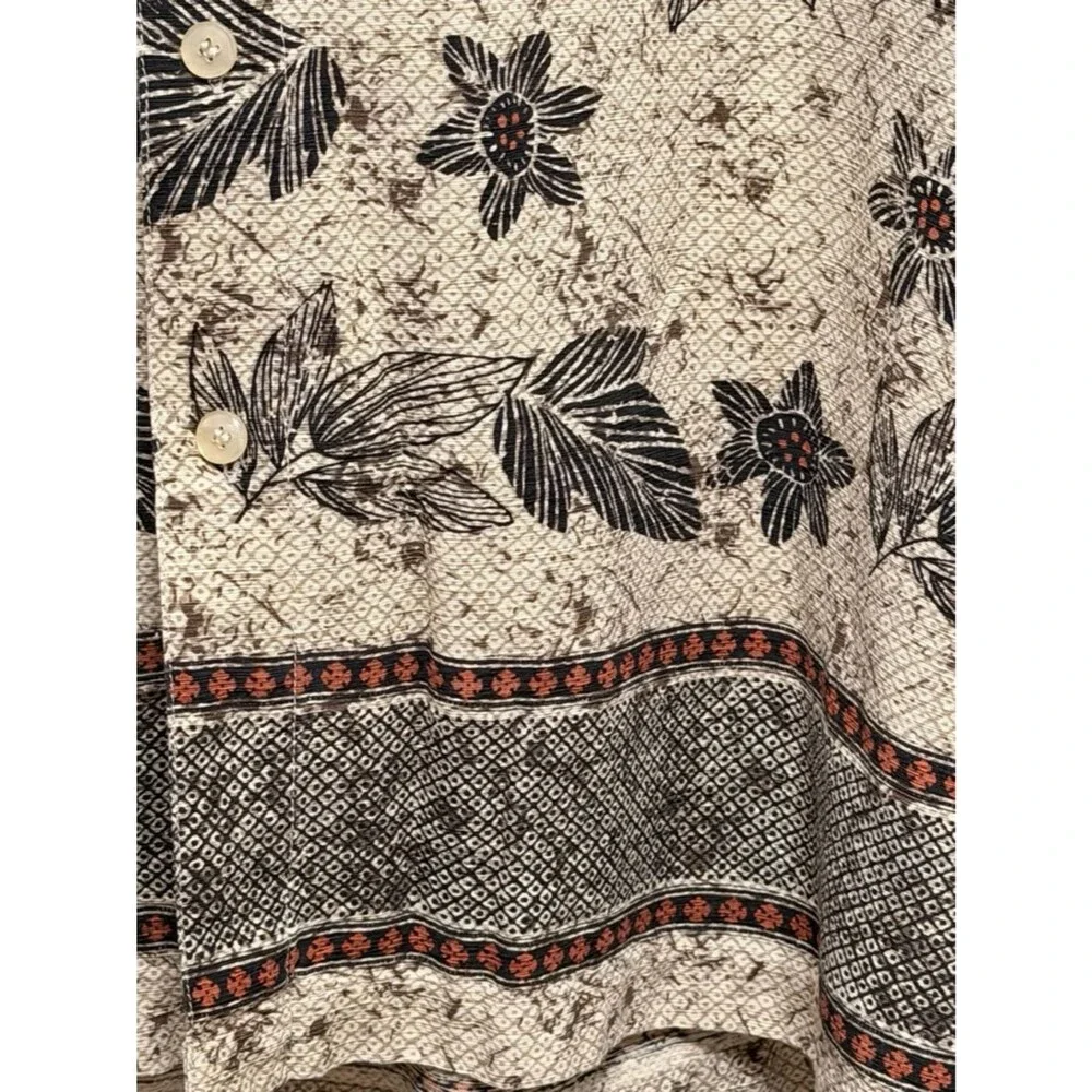Chereskin 100% Silk Batik Tropical Camp Shirt Tan Black Border Print Men M - Picture 4 of 5